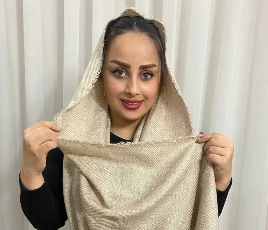شال کرم روشن روشا گالری
